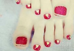 鸡眼贴贴了有点痛正常吗,鸡眼贴贴了很疼痛难忍,鸡眼贴会痛吗