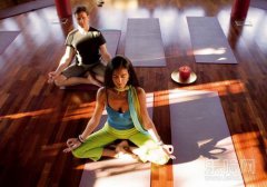 皮肤粗糙长痘怎么办,皮肤粗糙长痘怎样调理,长痘痘皮肤粗糙怎么办