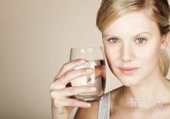 脸上有红血丝吃什么好,脸上有红血丝吃什么