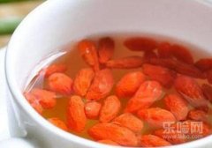 枸杞子泡水降血压吗,枸杞子泡水可以降血压吗