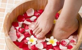 冬天睡觉脚冷怎么办,冬天晚上脚冰冷怎么办,冬天睡觉脚冷怎么治疗