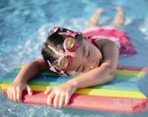 游泳后肚子痛怎么回事,游泳后肚子痛怎么办