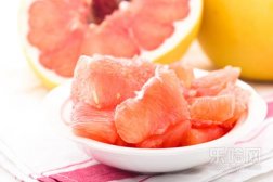 红心柚子上火吗,红心柚子吃了会上火吗,红心柚子吃多了会上火吗