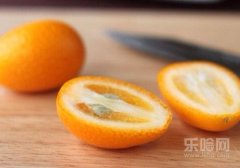 金桔吃了嘴巴麻是怎么回事,吃金桔嘴巴麻是怎么回事,为什么吃金桔