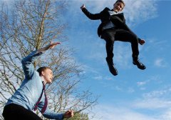 哑铃健身的基本教学 运用哑铃正确练习