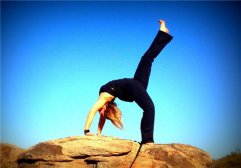 如何白发变黑发 6种水果可以帮助你