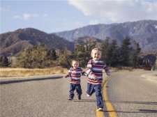 小孩流鼻血是什么原因 宝宝鼻屎多是什么原因