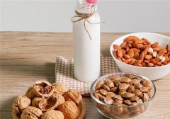 杏仁吃多了有什么坏处 吃杏仁中毒怎么办