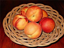 桃子什么时候吃好 喉咙痛能吃桃子吗