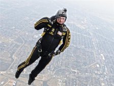 如何安全有效跳伞的三个常识