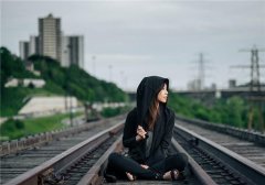 油性皮肤怎么改善 想清爽就这样做