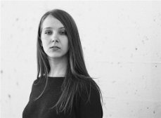 嘴巴周围长痘该如何应对