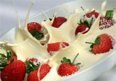 女人多喝豆浆好处多 豆浆这么喝能丰胸