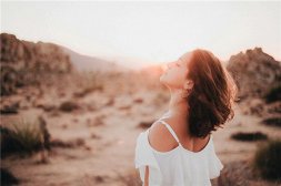 头部养生别忘梳头 经常梳头能通畅血脉