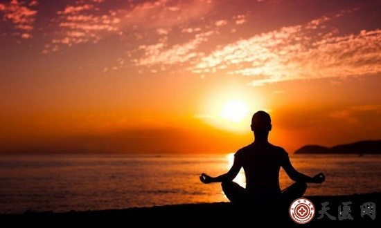 这些瑜伽动作能帮助减肥哦！